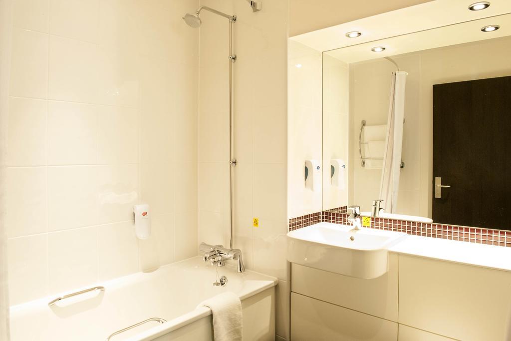 Premier Inn Wirral - Heswall Eksteriør bilde