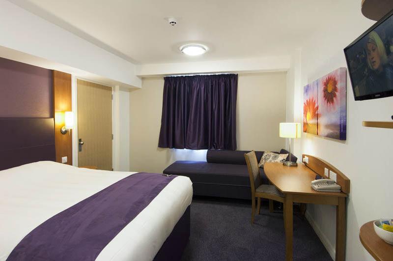 Premier Inn Wirral - Heswall Eksteriør bilde